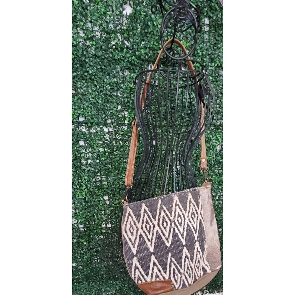 Myra Bag - Picture 3 of 6